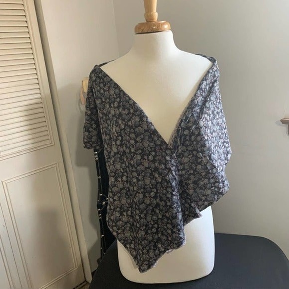 Unbranded. Navy Blue Granny Core Coastal Grandma Outdoors Lace/Floral Scarf - Picture 4 of 7